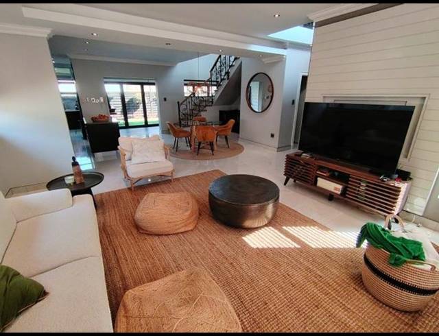 3 BEDROOM TOWNHOUSE FOR SALE IN IZINGA